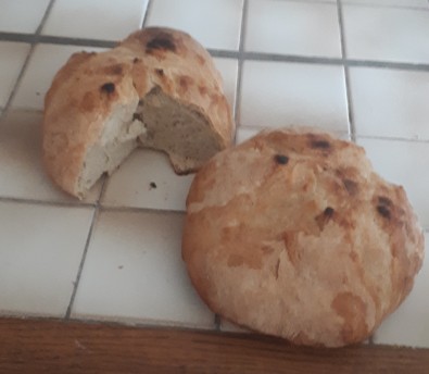 Catalina- pain maison.jpg