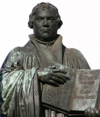 csm_Martin-Luther-Statue_1c2edd8ca5.jpg