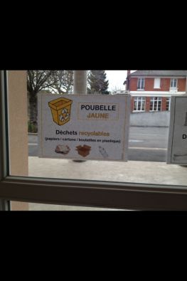 IMAGE_POUBELLE_JAUNE.jpg, nov. 2015