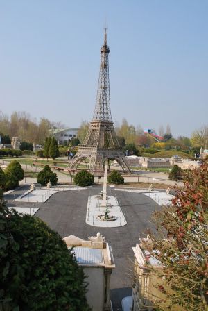 France_Miniature_125.jpg