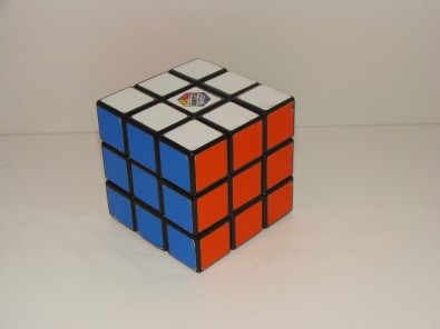 Voici Ernő Rubik, l'inventeur du Rubik's cube