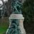 Statue représentant l'auteur BERNARDIN DE SAINT PIERRE et les personnages Paul et Virginie par Louis HOLWECK (1861-1935), Jardin des Plantes, Paris ; photo de Jebulon