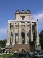 Le temple d'Antonin et Faustine
