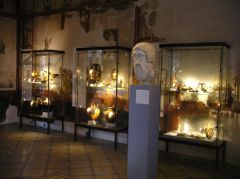 Des pièces antiques exposées au Pompejanum