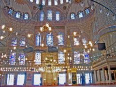 Mosquée Bleue (intérieur), Johann H. Addicks / addicks@gmx.net ; https://commons.wikimedia.org/wiki/File:Sultan_Ahmed_Mosque2.jpg