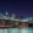 Panorama de nuit du Pont de Brooklyn et du secteur financier de Manhattan. Trois panoramas d'expositions différentes ont été assemblés avec Enfuse; Martin St-Amant - Wikipedia - CC-BY-SA-3.0