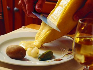 Raclette_et_vin_de_Savoie.jpg