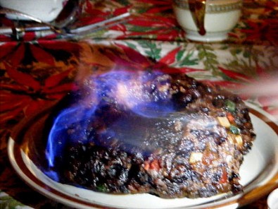 450px-Figgy_Pudding_with_flaming_brandy.jpg