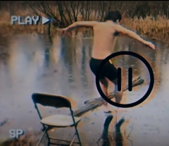 A L'AFFICHE IL A PERDU UN PARI.PNG