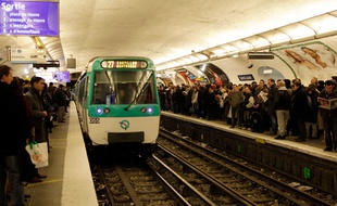 310x190_quai-metro-surcharge-lors-journee-greve-archives.jpg